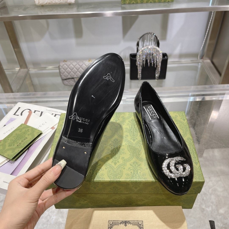 Gucci Flat Shoes